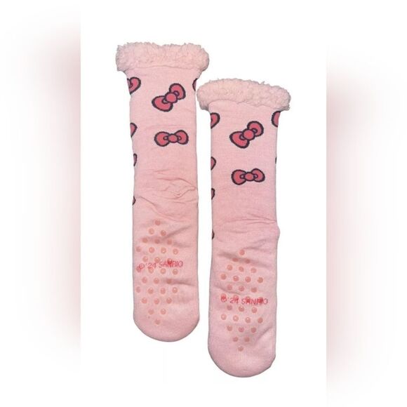 Hello Kitty Pink Socks with Heart Pattern and Cartoon Design - Picture 2 of 6
